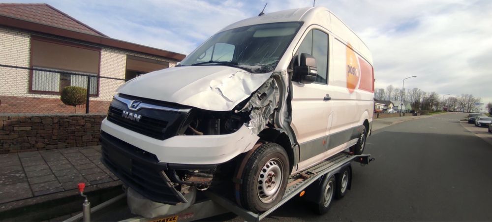Крило переднє праве ліве Volkswagen Crafter 2020 рік Крила передні