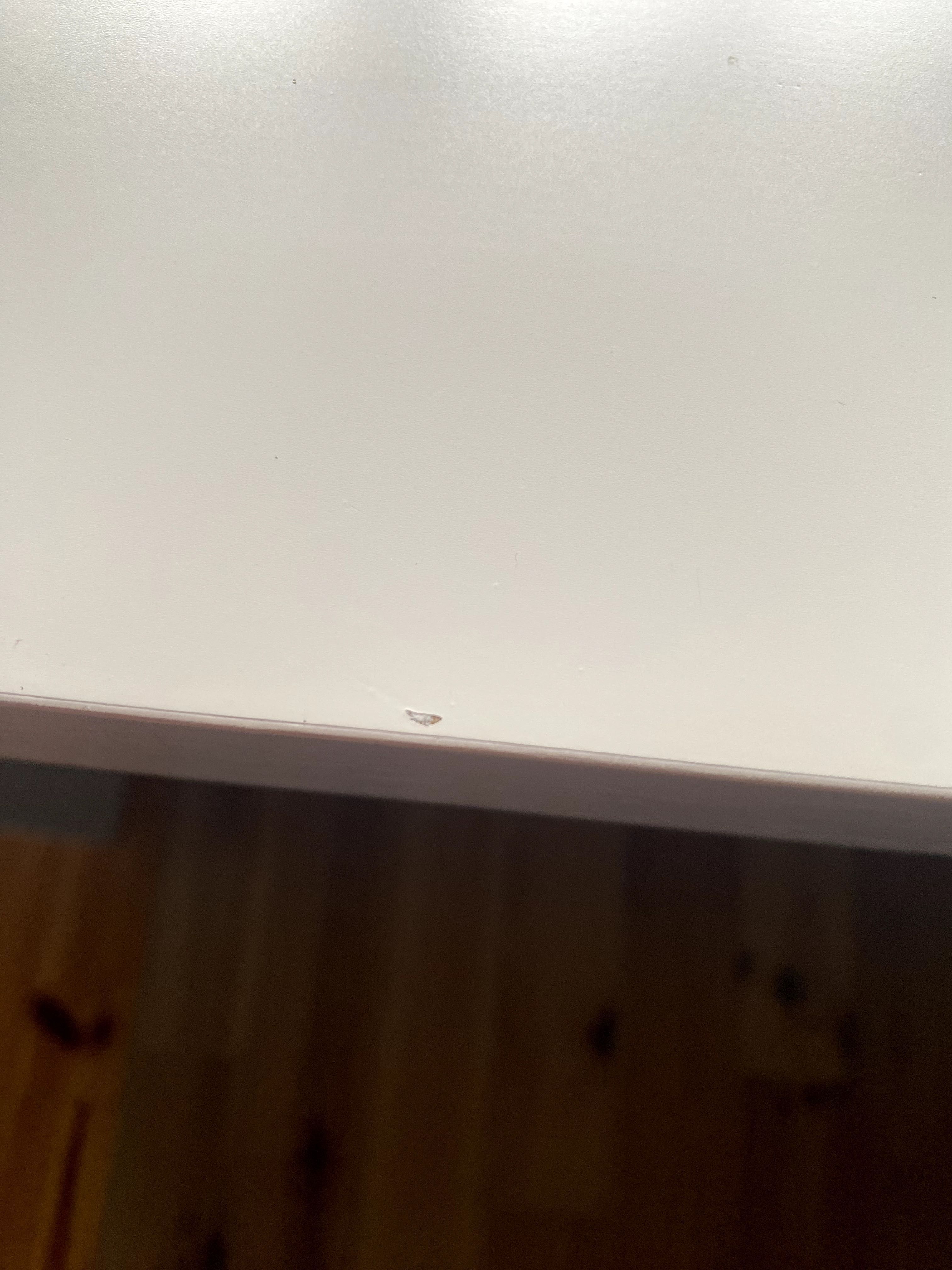 Biurko z wysuwanym panelem - IKEA, model MALM