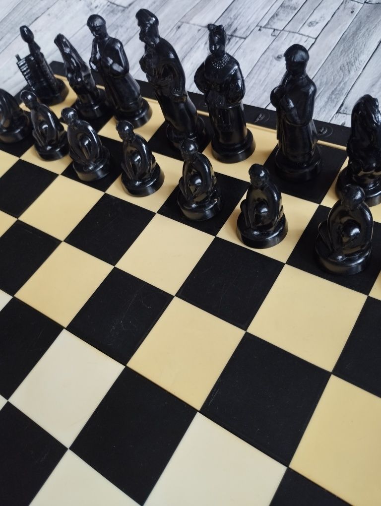 Шахматы : Козаки, Запорожская сечь, Хуторок. Полный комплект