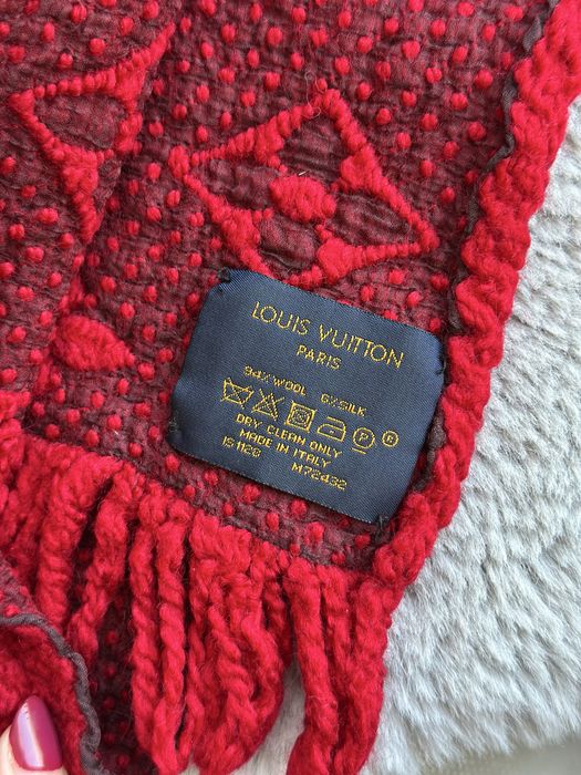 Louis Vuitton - CACHECOL + SACO