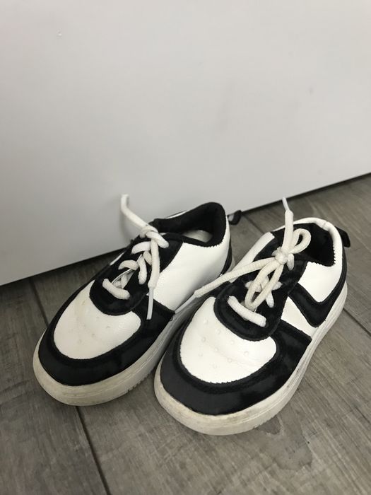 Кросівки дитячі 23