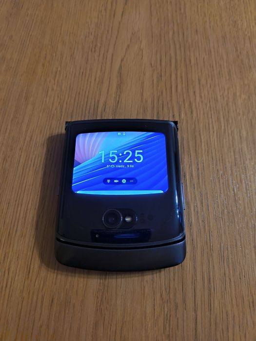Sprzedam telefon Motorola składany