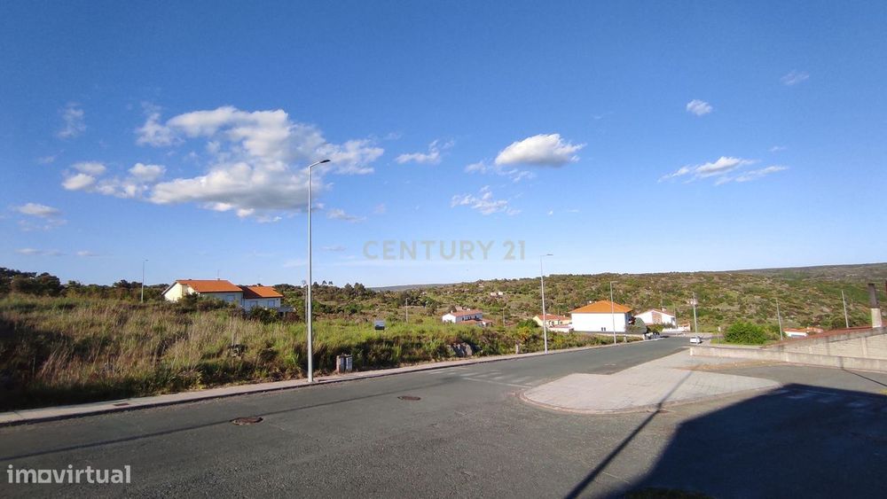 Terreno para Construção em Miranda do Douro - 312m²