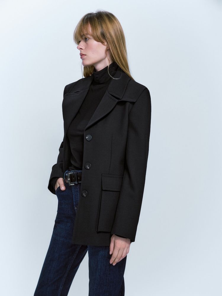 Чорний приталений піджак з карманами massimo dutti, розмір 34 (xs)