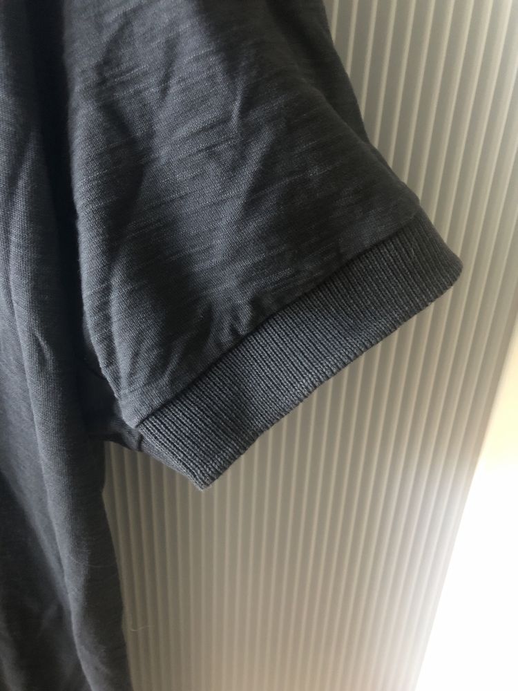 Camisola preta 100% algodão com capuz - Tam. M