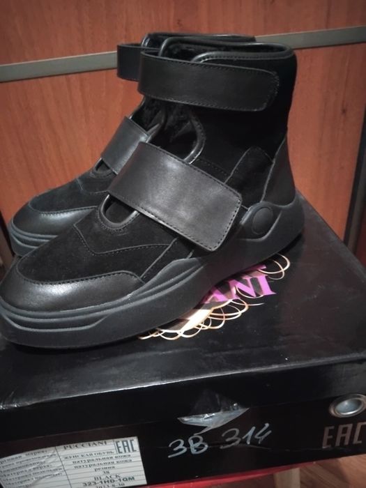 Зимние ботинки sasha fabiani,  новые