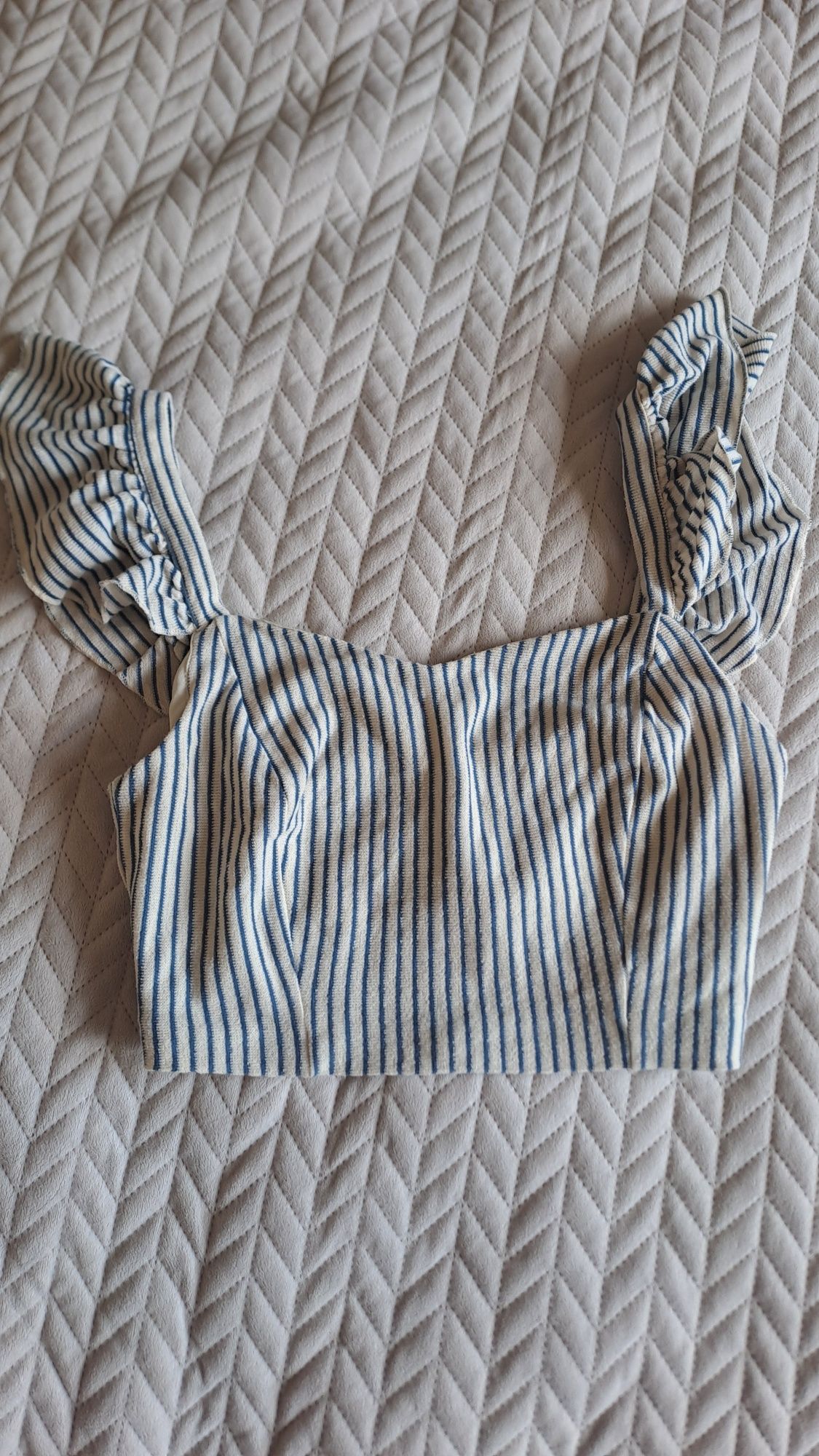 Bluzka crop top falbana Reserved dekolt serce paski