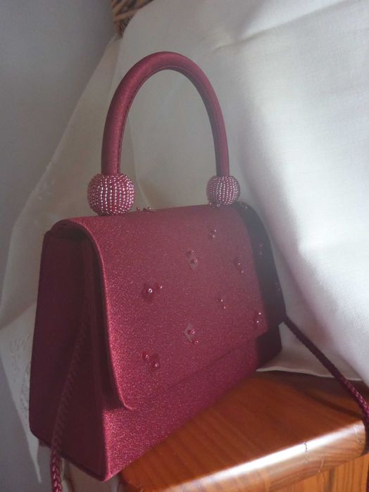 Elegante clutch Setim acolchoada cor de vinho carteira mão Cerimônia