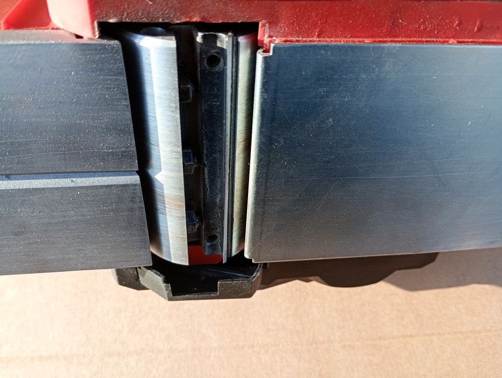 Strug elektryczny Einhell TC PL 82 mm