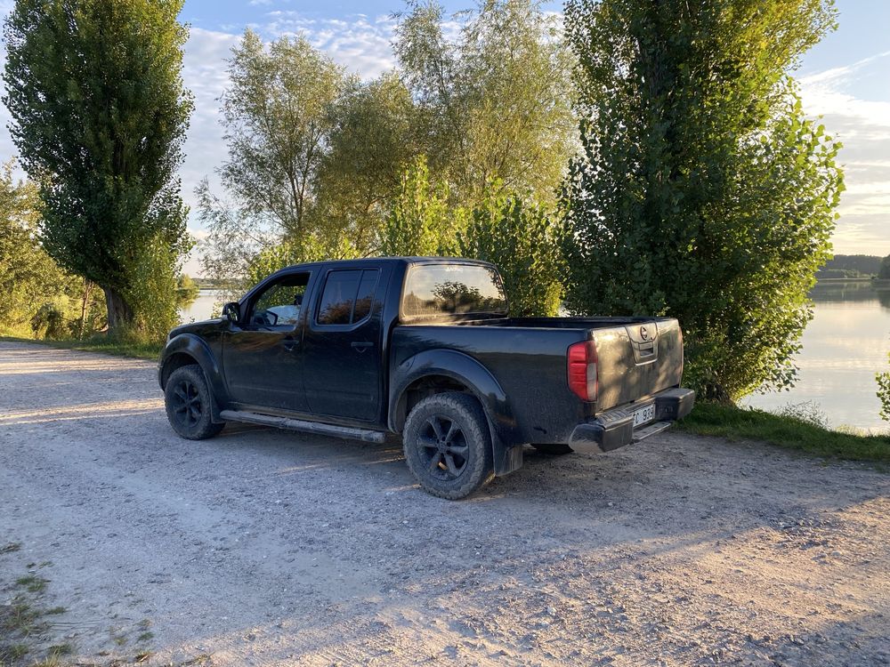 Navara 2009 год