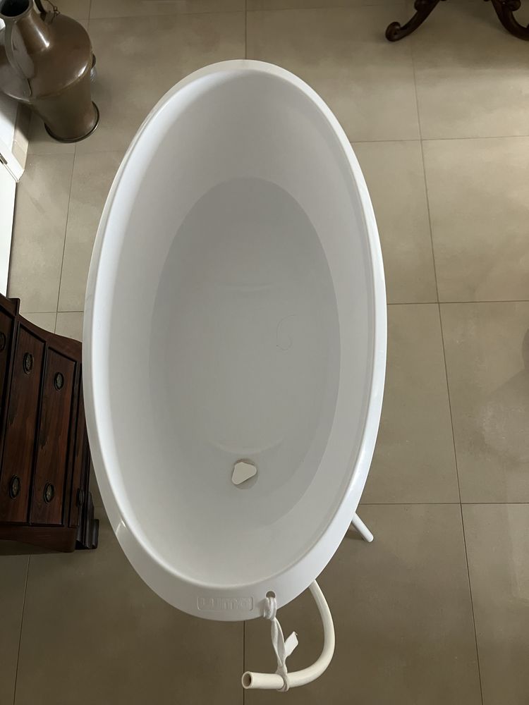 Banheira Luma Branca com suporte e mangueira