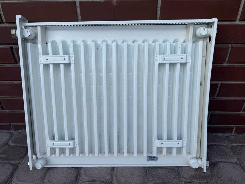 Радіатор сталевий, батарея для опалення біла Bauger 60*50*6