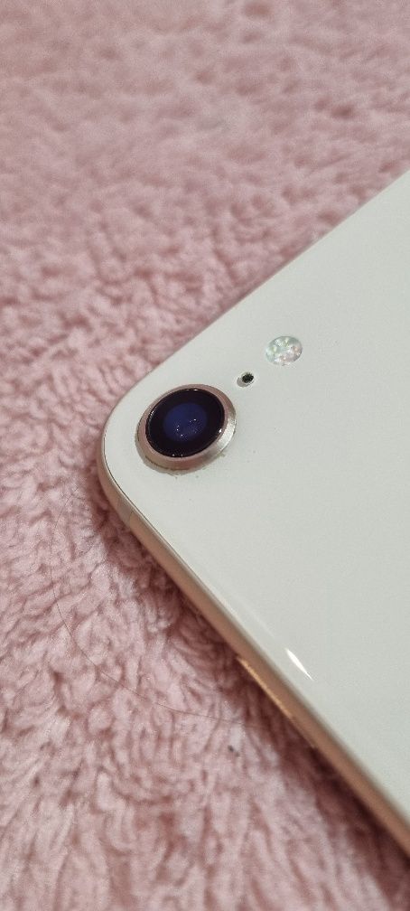 Iphone 8  golden rose