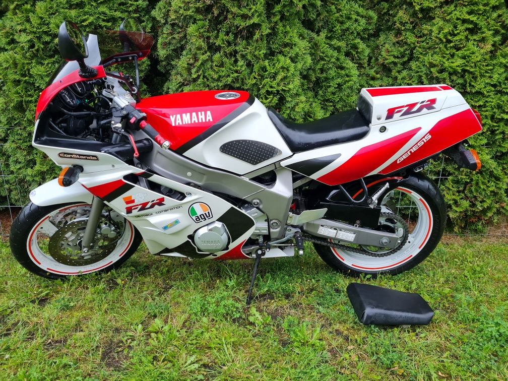 Yamaha FZR 600 ( r6 fzr er6 )