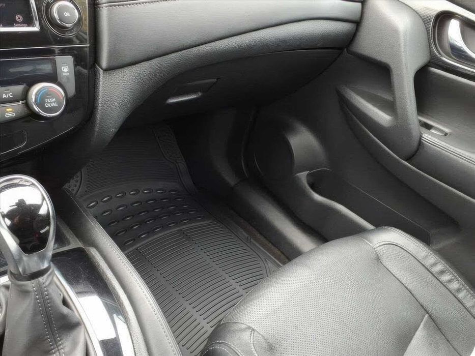 Nissan Rogue SL      2018