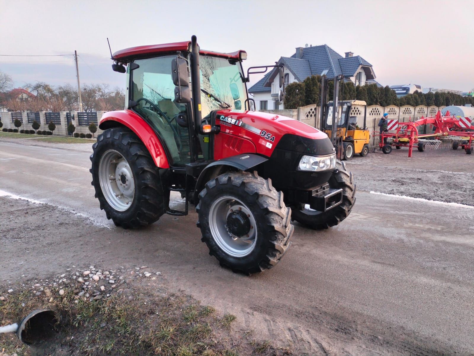 Ciągnik rolniczy Case IH Farmall 95A transport gratis
