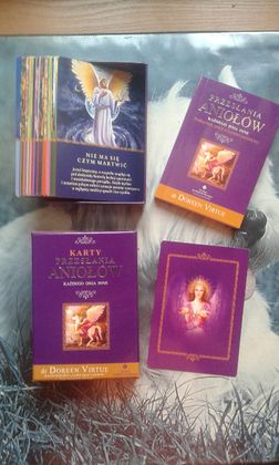Książki i karty (tarot, runy, horoskop, magia, znaki zodiaku, sennik)