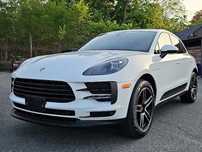 Porsche Macan Base      2021