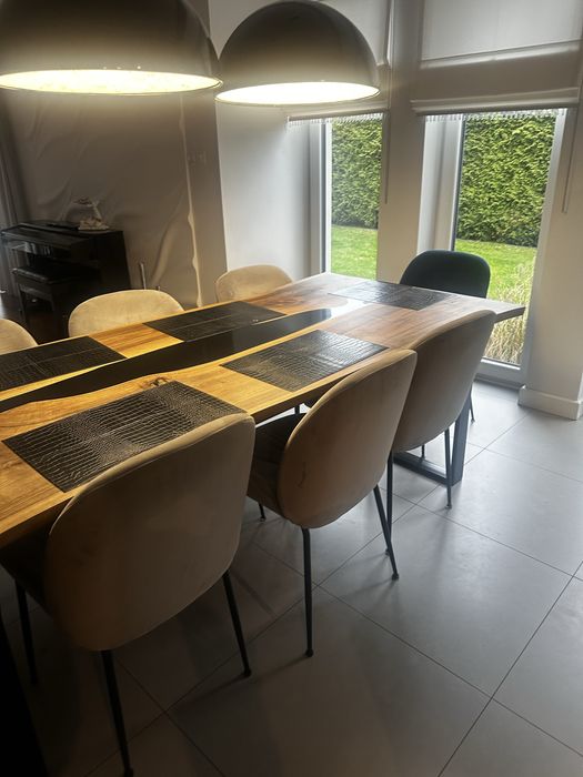 Krzesła welurowe 8szt. + hokery 3 szt - KOMPLET