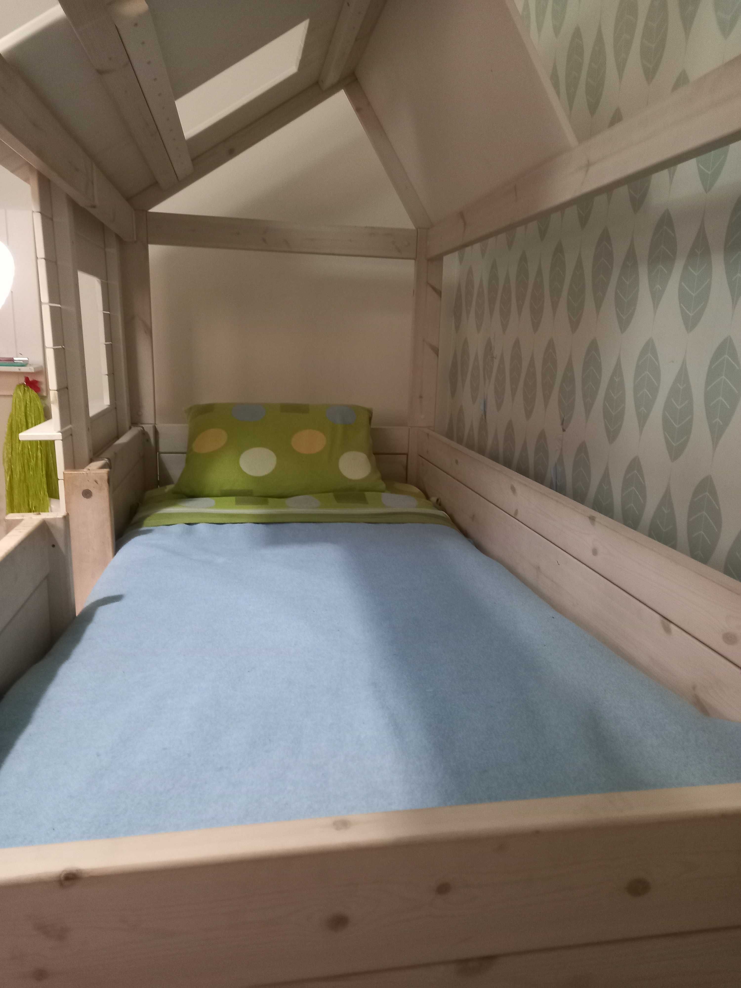 Cama casa menina com telhado