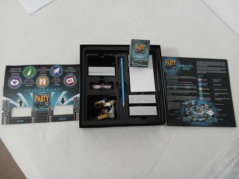 Jogo de Tabuleiro Party & Co Original - Diset