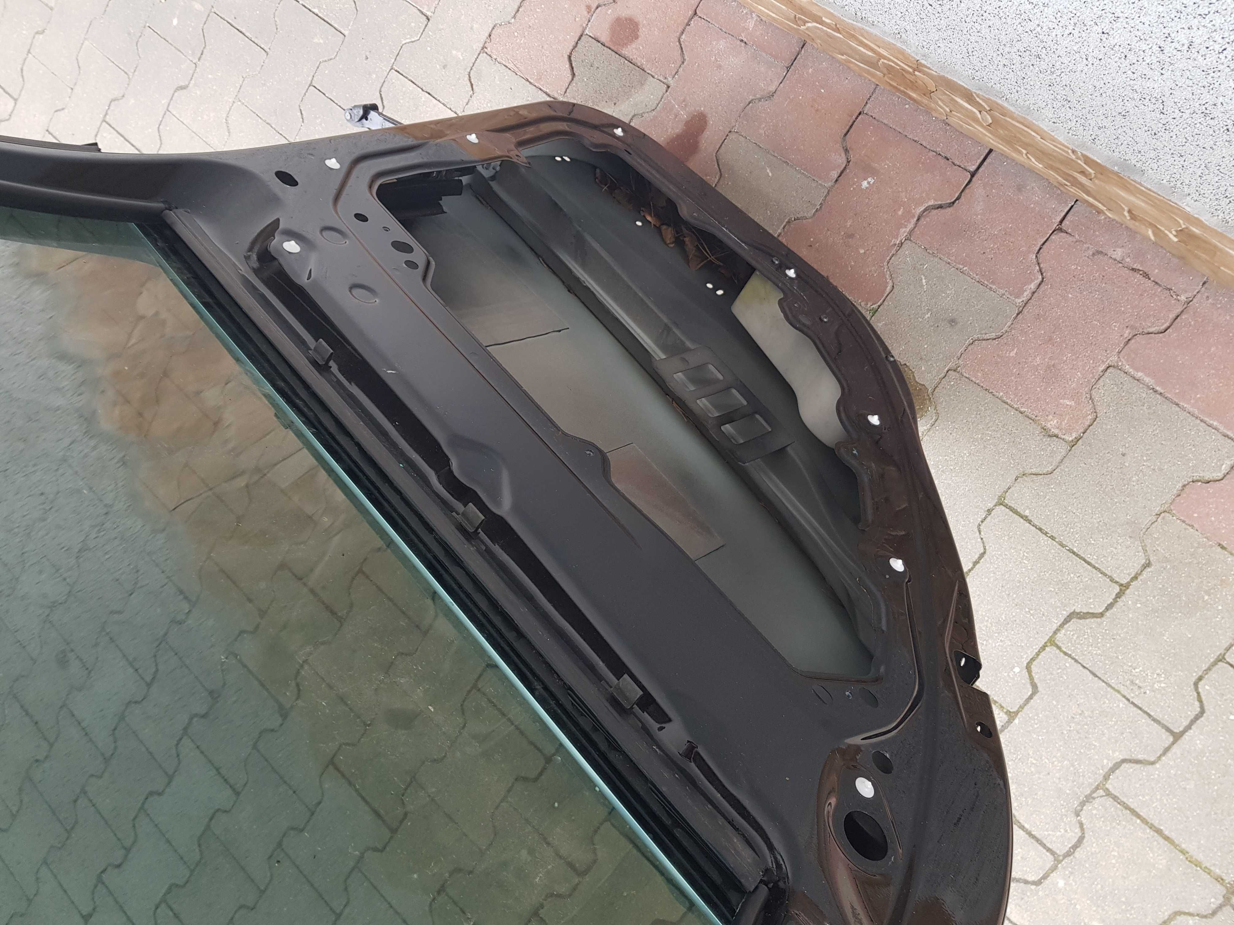 VOLVO XC60 Drzwi Tył Lewe Listwa Chrom Szyba RADOM