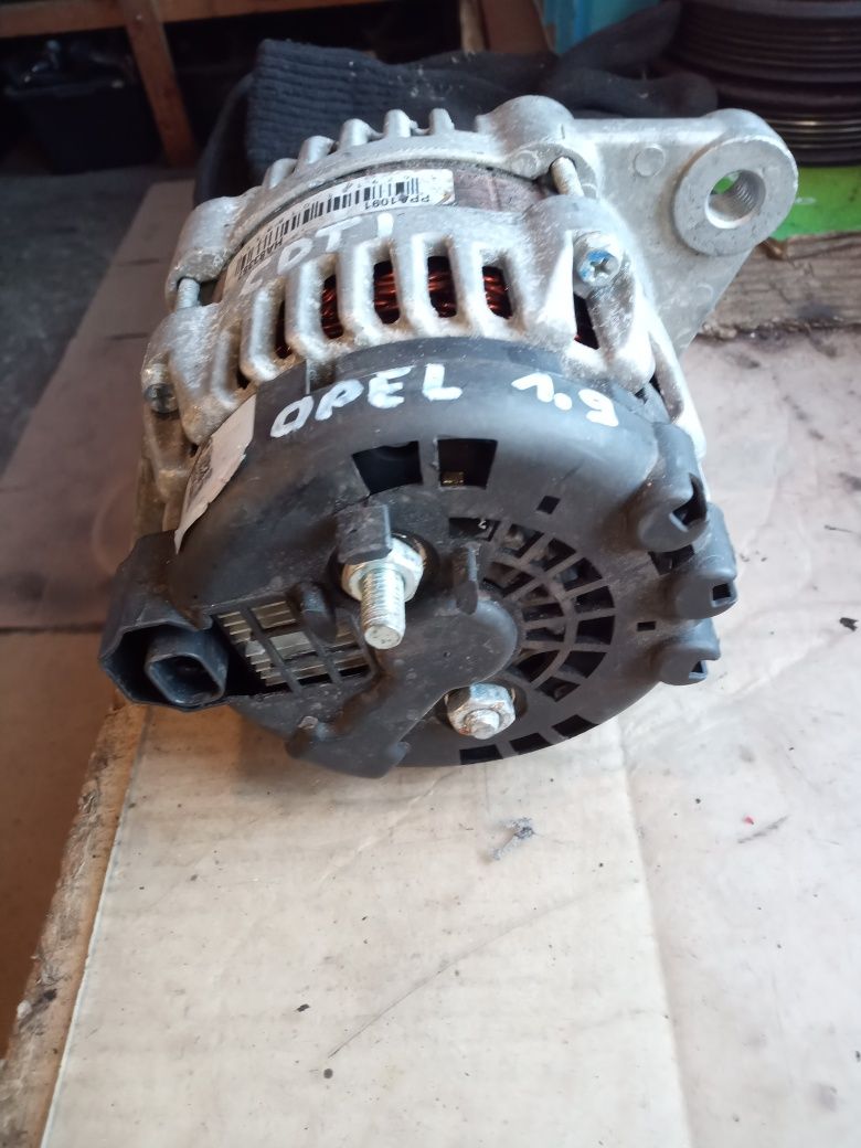 Alternator opel astra H 1,9 CDTI