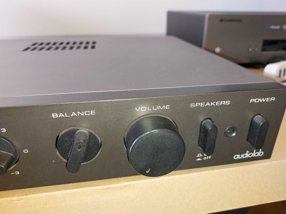 Amplificador Audiolab 8000A