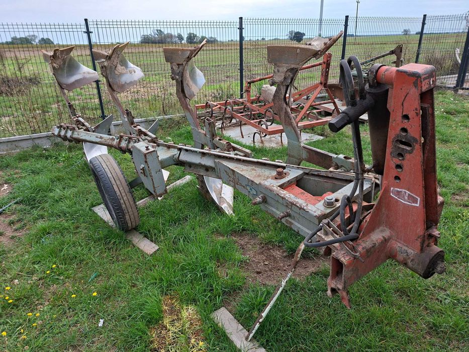 Pług obrotowy 4-skibowy Fenet