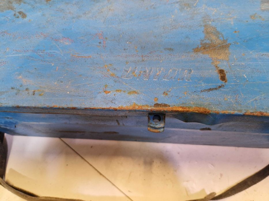 Skrznki metalowe na narzedzia , union , slama, gedore