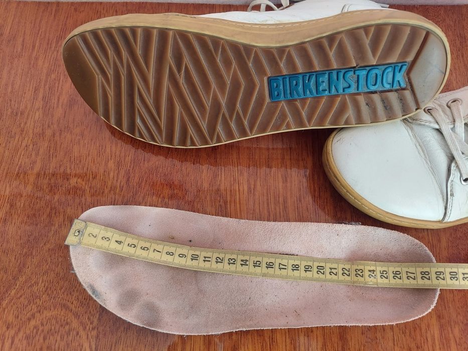 Кроссовки фірми birkenstock оригінал 

Розмір по бірці: 
EU 43  28см