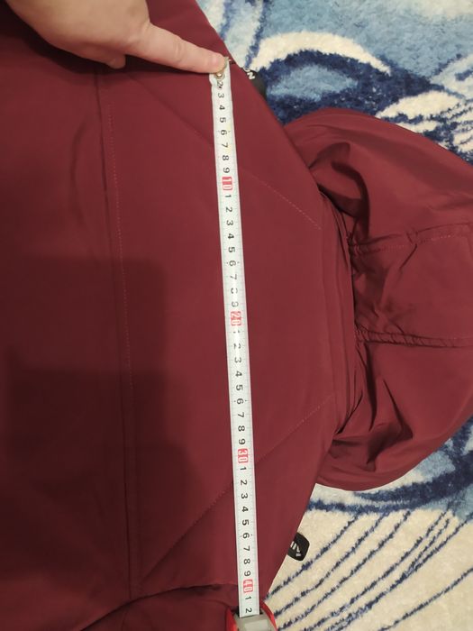 Продам зимнюю куртку на мальчики.