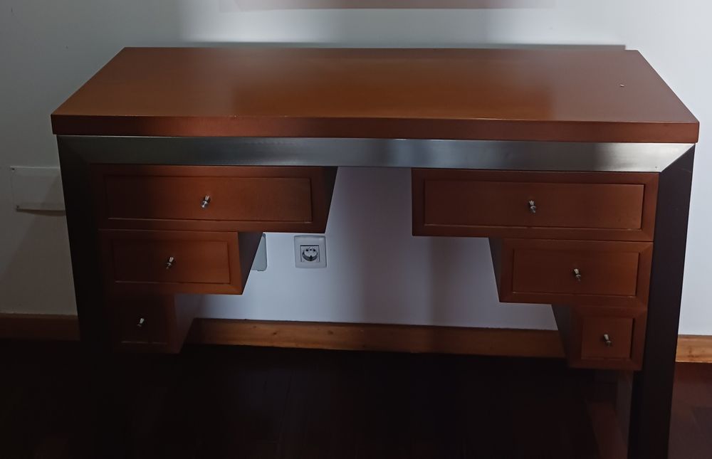 Aparador usado c/ Espelho)