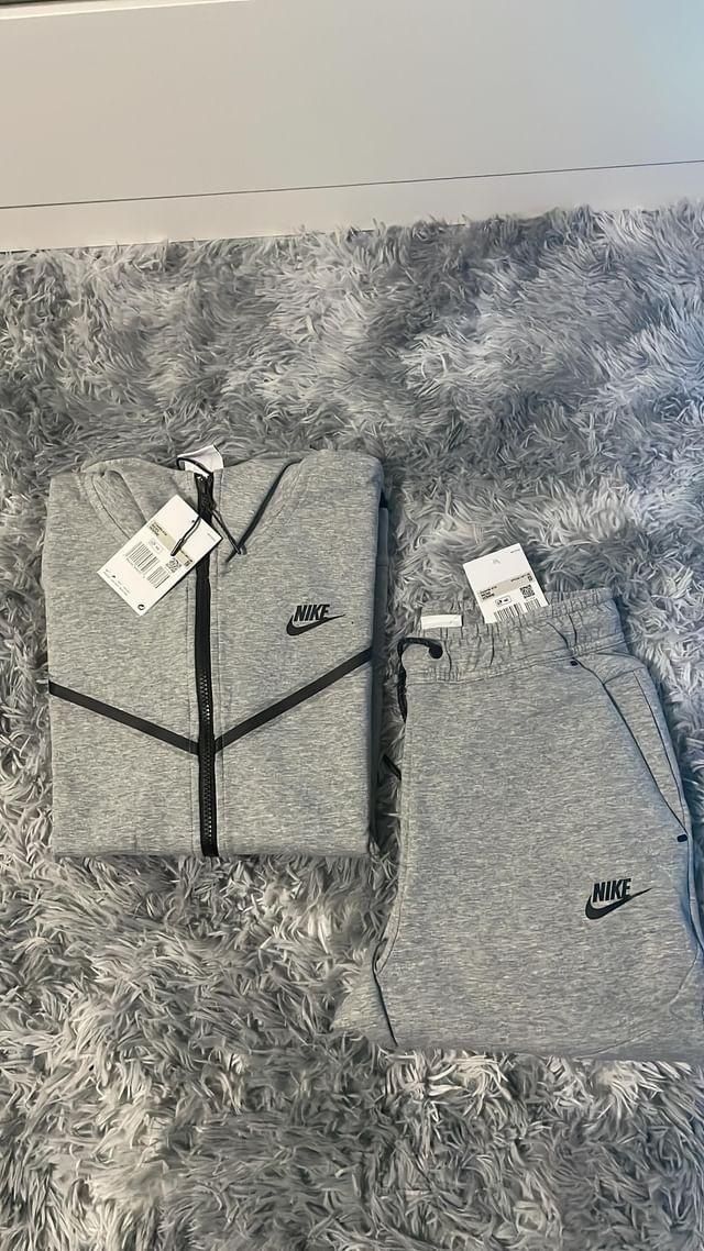 Nike tech fleece cinza