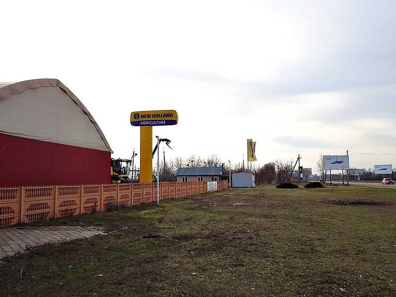 Продається комплекс приміщень понад трасою Кривий Ріг-Київ.