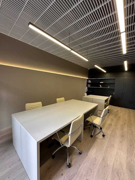 Офіс з терасою. RiverStone, Дніпровська набережна, 14в. Генератор