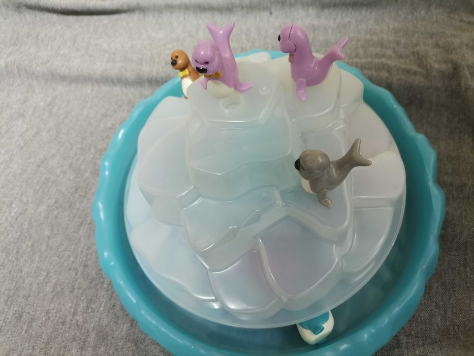 Brinquedo - Focas no iceberge
