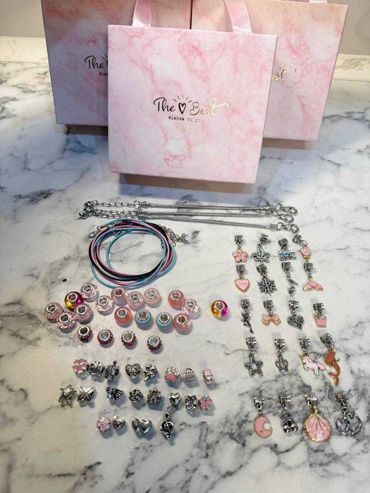 Чудовий подарунок - набір для створення прикрас. Подарункова коробка