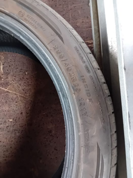 Opony letnie 255/40 R20