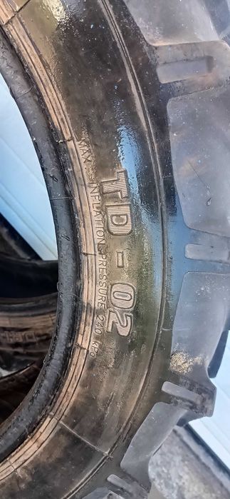 Pneus trator 8.3-24