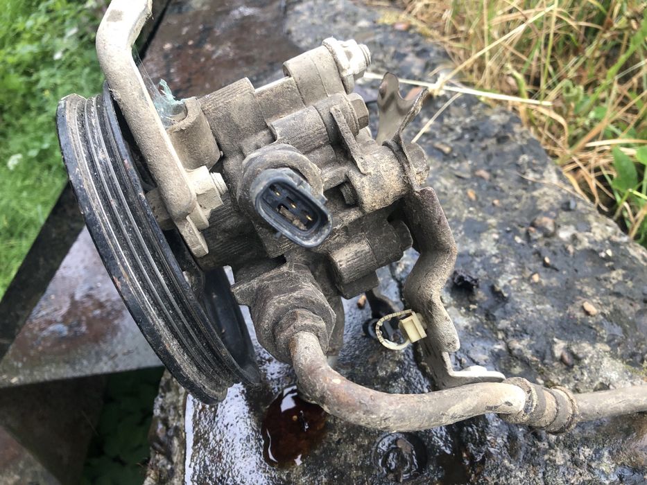 ГУР гідро підсилювач руля Toyota Corolla e120 1.6