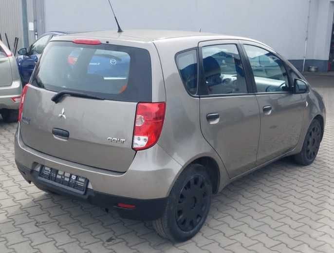 Fajny Mitsubishi Colt .