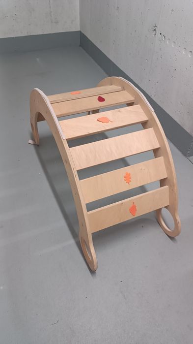 Bujak drewniany Montessori zjeżdżalnia drabinka stolik