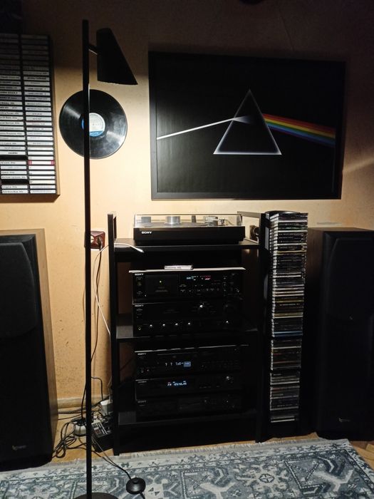 Музична стійка Sony плюс акустика Infinity