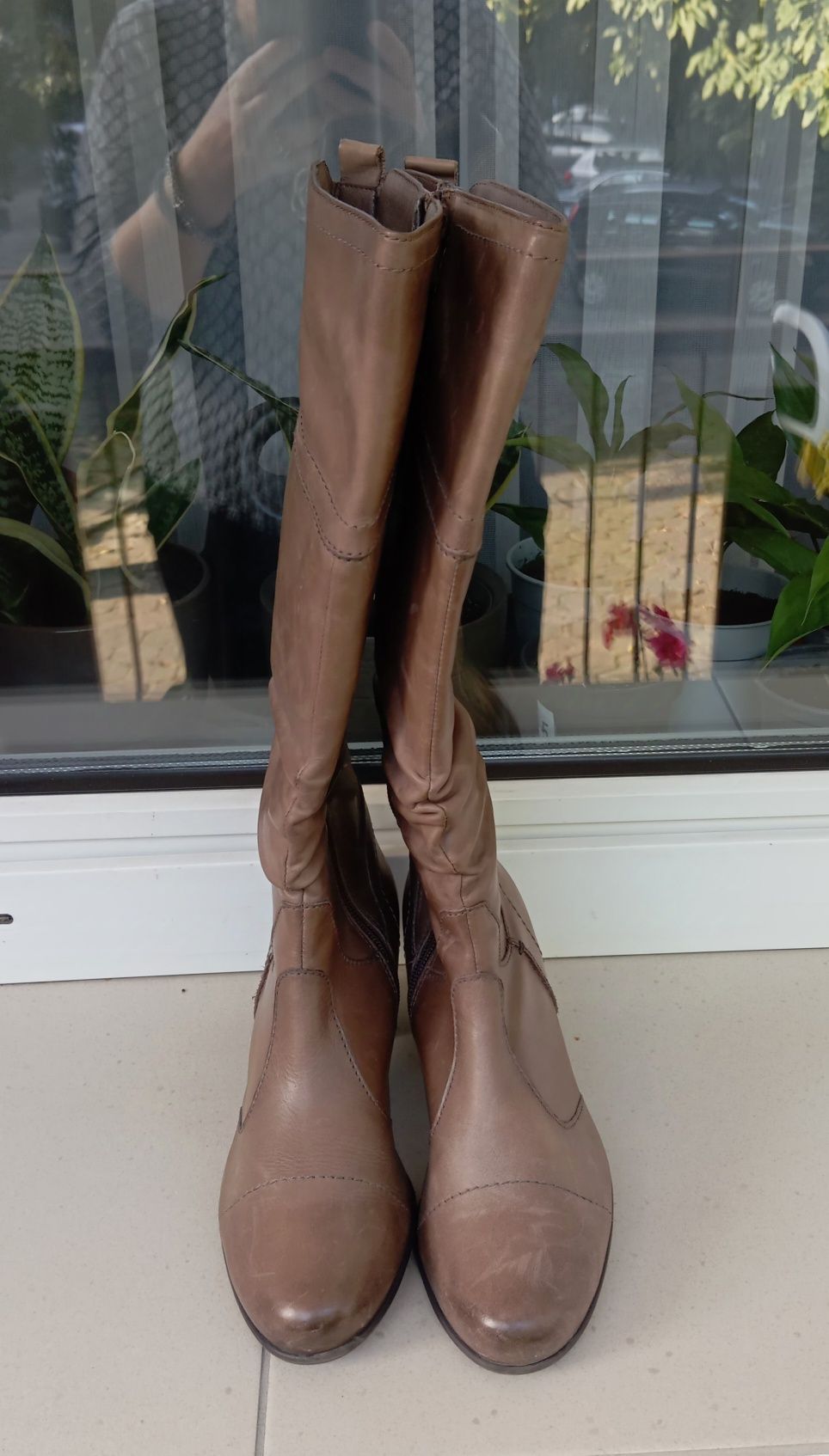 Beżowe skórzane buty kozaki Jana, rozmiar 4,5 (37,5).