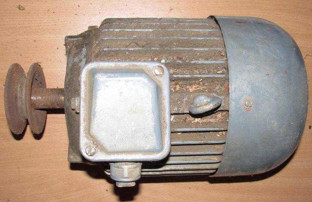 двигатель 3х фазный 4АМ100S4 CУ1 3КВТ 1500ОБ/МИН СССР. хороший.