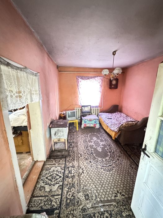 Продаж 2-х будинків та ділянки 25 соток