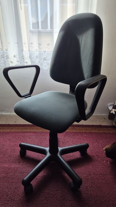 Fotel obrotowy biurkowy