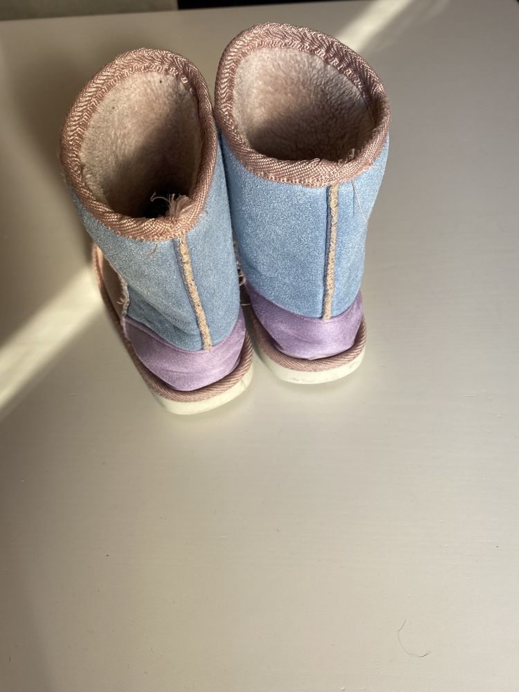 Botas forradas com pelo, tamanho 32