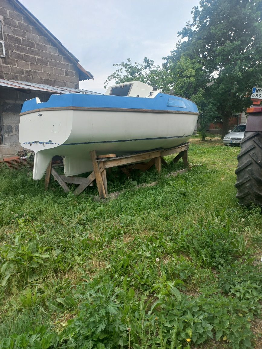 Łódż Żaglowa MAXI 68